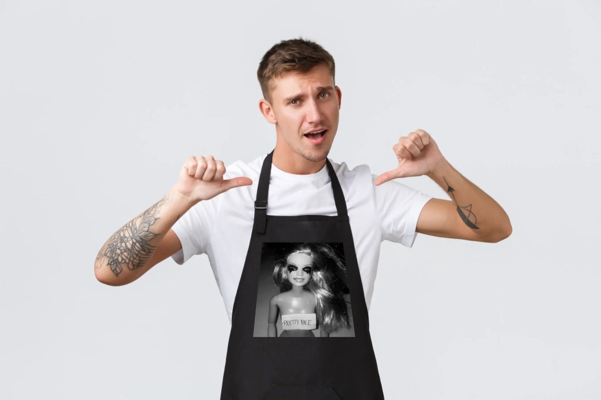 Image with black apron "Pretty face" – available at Šarlotes audumi
