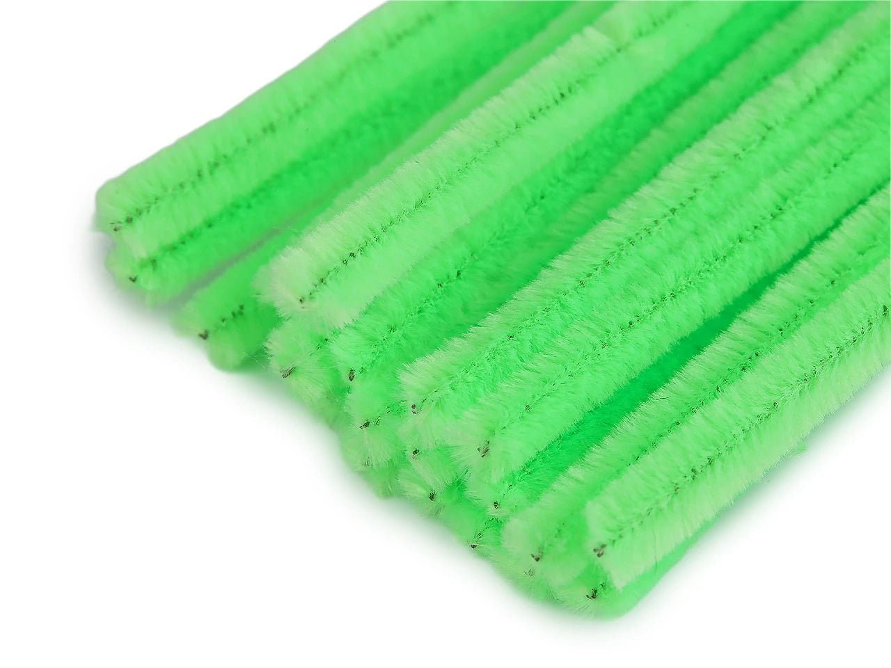 alt
Image with fluffy wire | Ø6 mm (30 cm) | 20 pcs. | assorted shades – available at Charlotte's fabrics