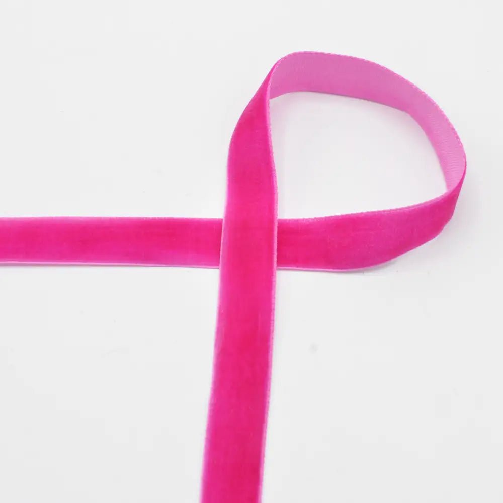 alt
Image with velvet ribbon 15 mm - fuchsia – available at Charlotte's Fabrics