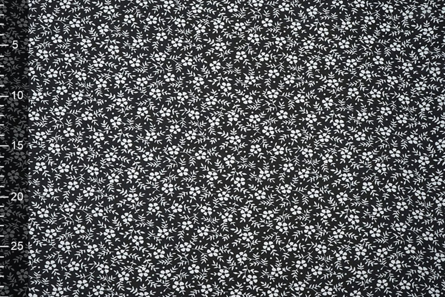 Chiffon - white flowers on a black background | 150 cm | 65 g/m²
