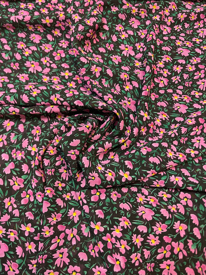 Šifons - rozā ziediņi | 150 cm | 65 g/m²