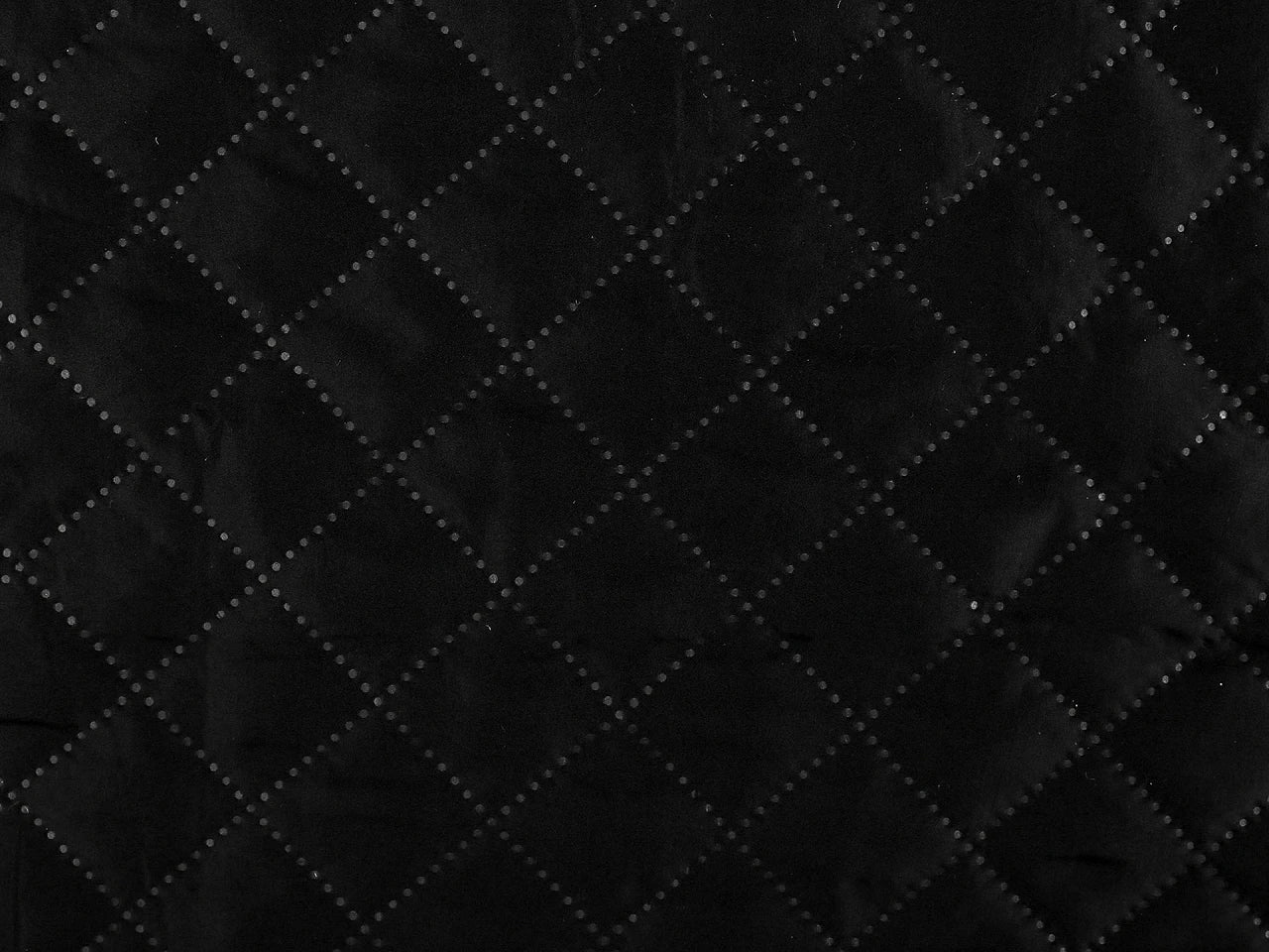 Image of insulated quilted lining - black 105 g/m² – available at Šarlotes audumi