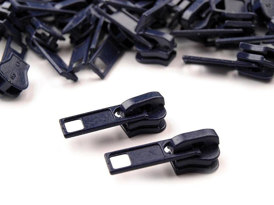 Image of a slider, plastic zipper pull for No. 5|in various shades – available at Šarlotes audumi