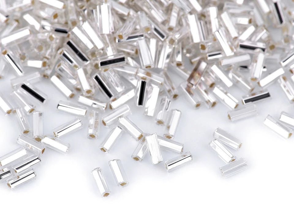 Image with glass bugle beads (Bugle Beads) | 4.5 mm | Preciosa | various colors – available at Šarlotes audumi