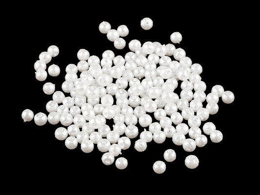 Image of glass wax beads with pearlescent shine Ø4 mm 20 g – available online at Šarlotes audumi