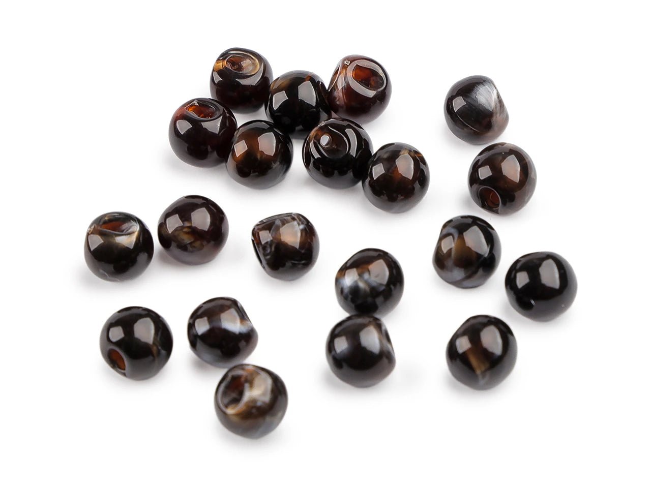 Image of a sew-on button with a “cat's eye” effect Ø10 mm – available at Charlotte's Fabrics