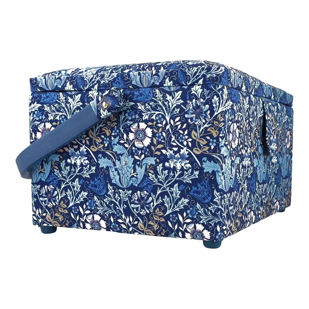 Image of a Hobby Gift floral sewing box – available online at Šarlotes audumi