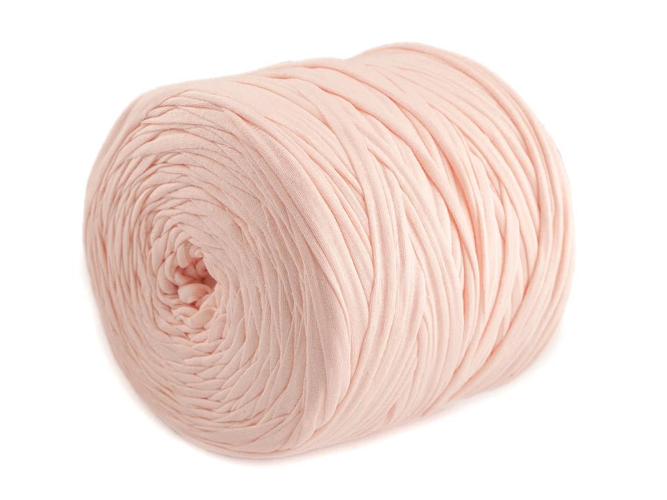 Image of a T-shirt | Spaghetti yarn - 700g / 120m – available at Charlotte's Fabrics