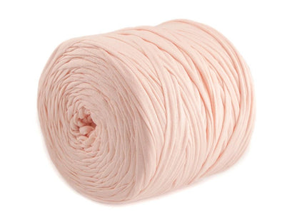 Image of a T-shirt | Spaghetti yarn - 700g / 120m – available at Charlotte's Fabrics