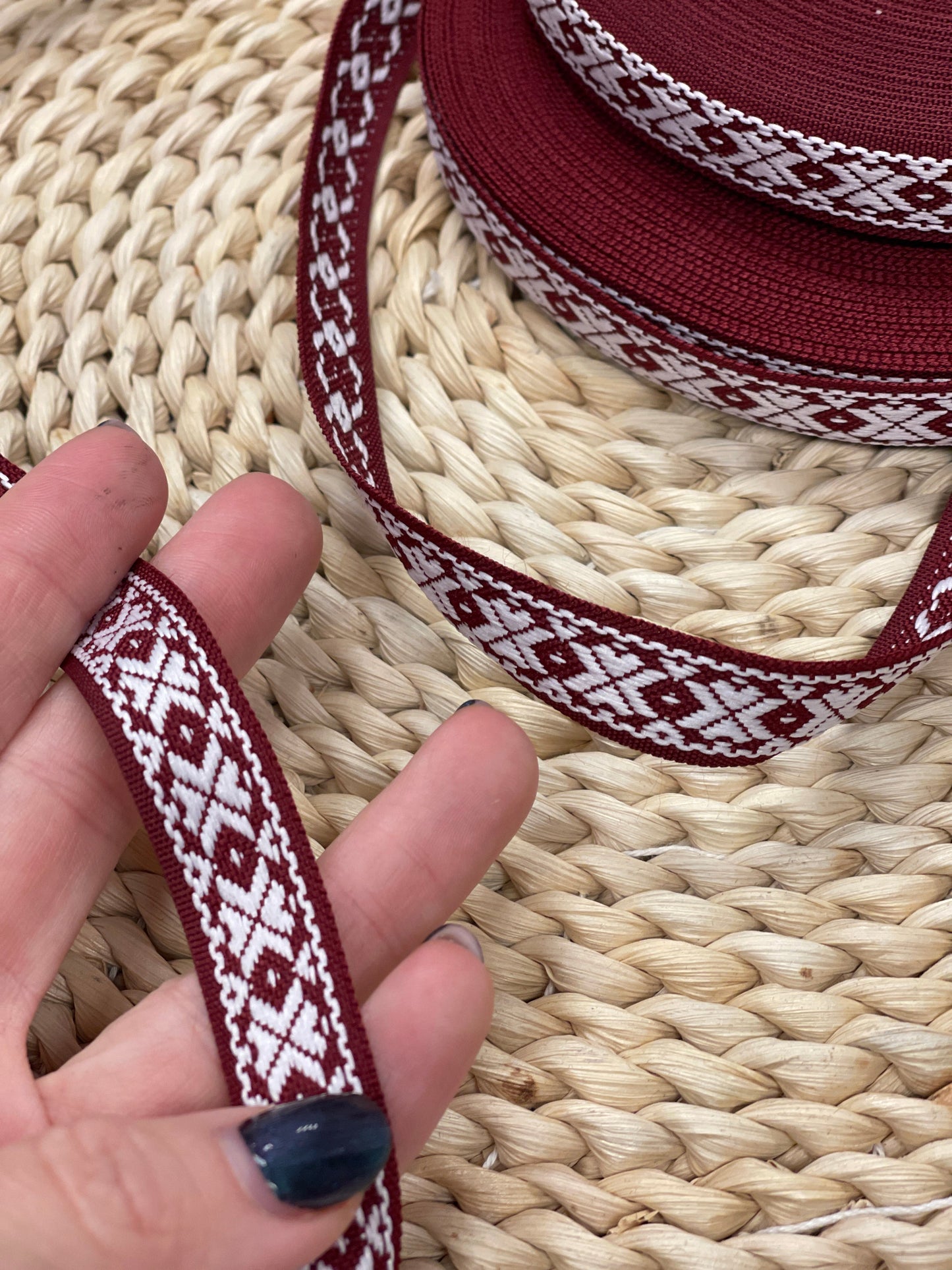 Ludowa wstążka, taśma 16 mm - bordo z białym wzorem - LV