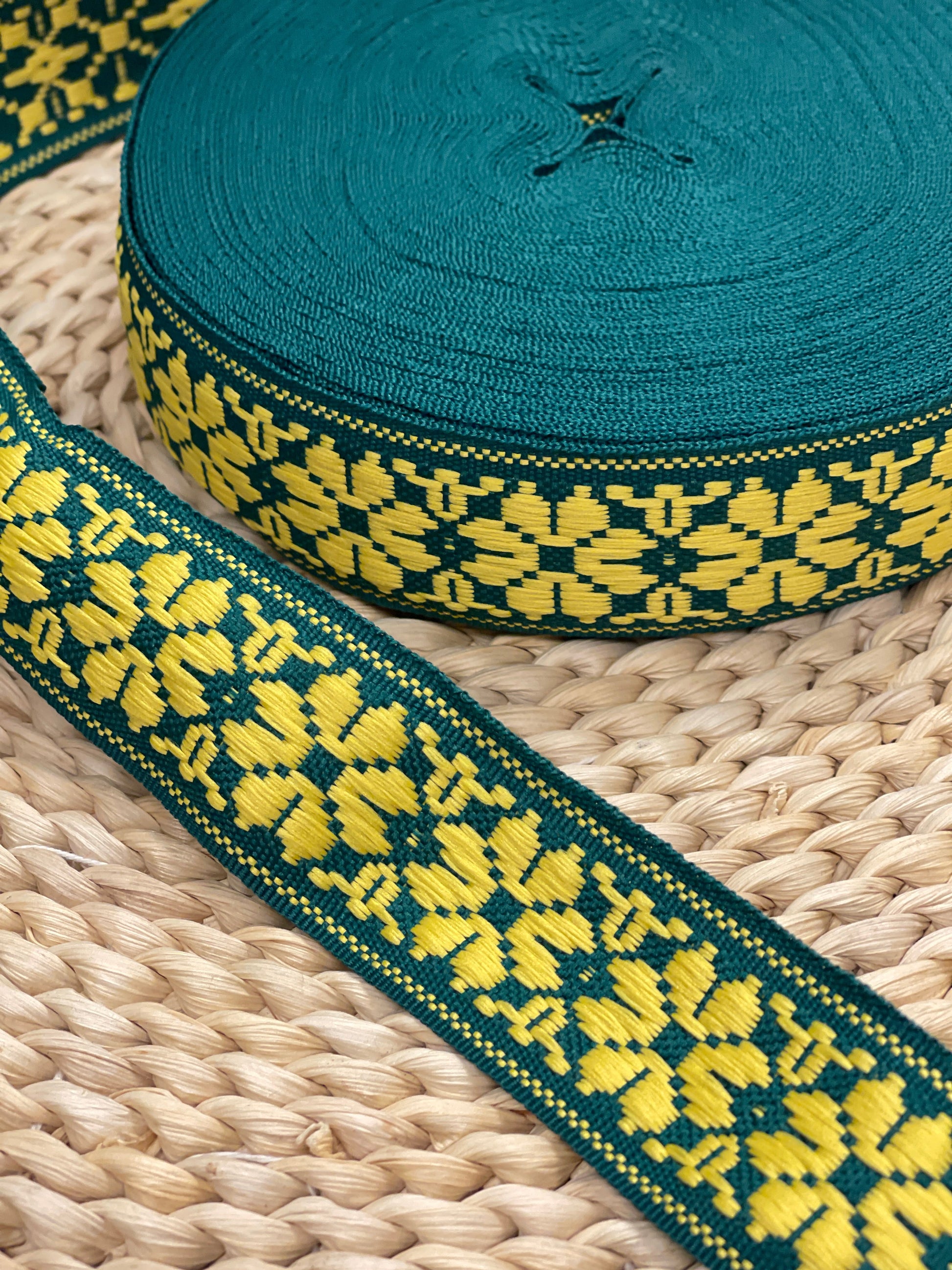 Traditional ribbon, 36mm - green with yellow LV