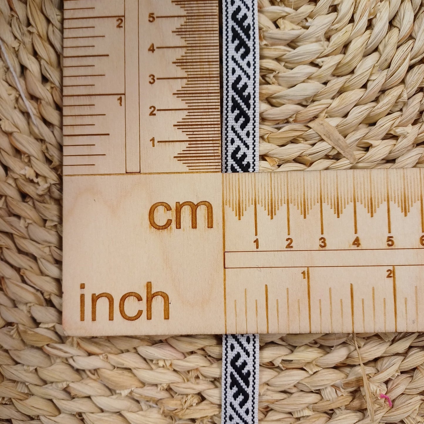 Ludowa wstążka, pas Ūsiņš 12 mm-biała-LV