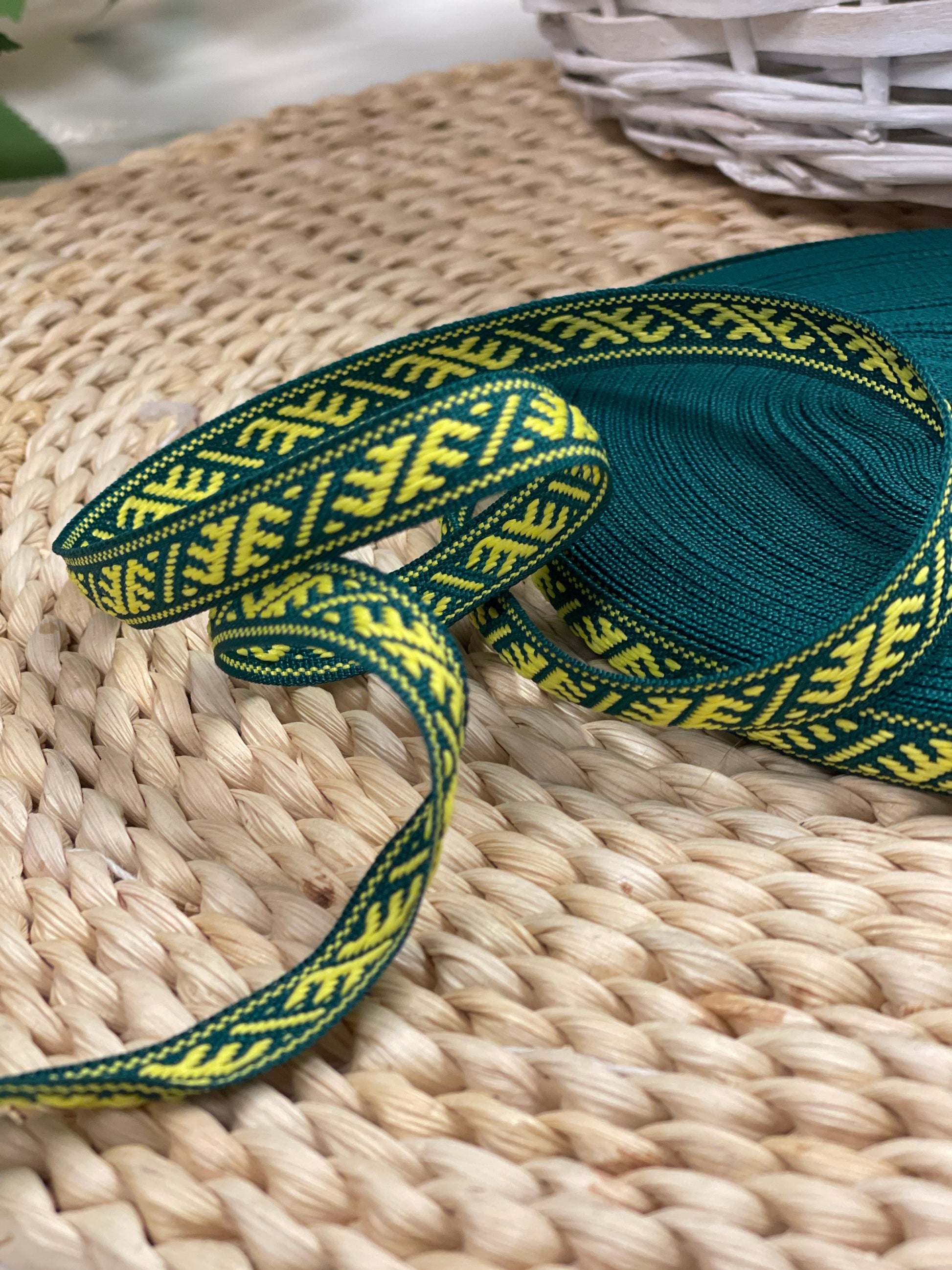 Folk ribbon, belt Ūsiņš 12mm - green with yellow - LV