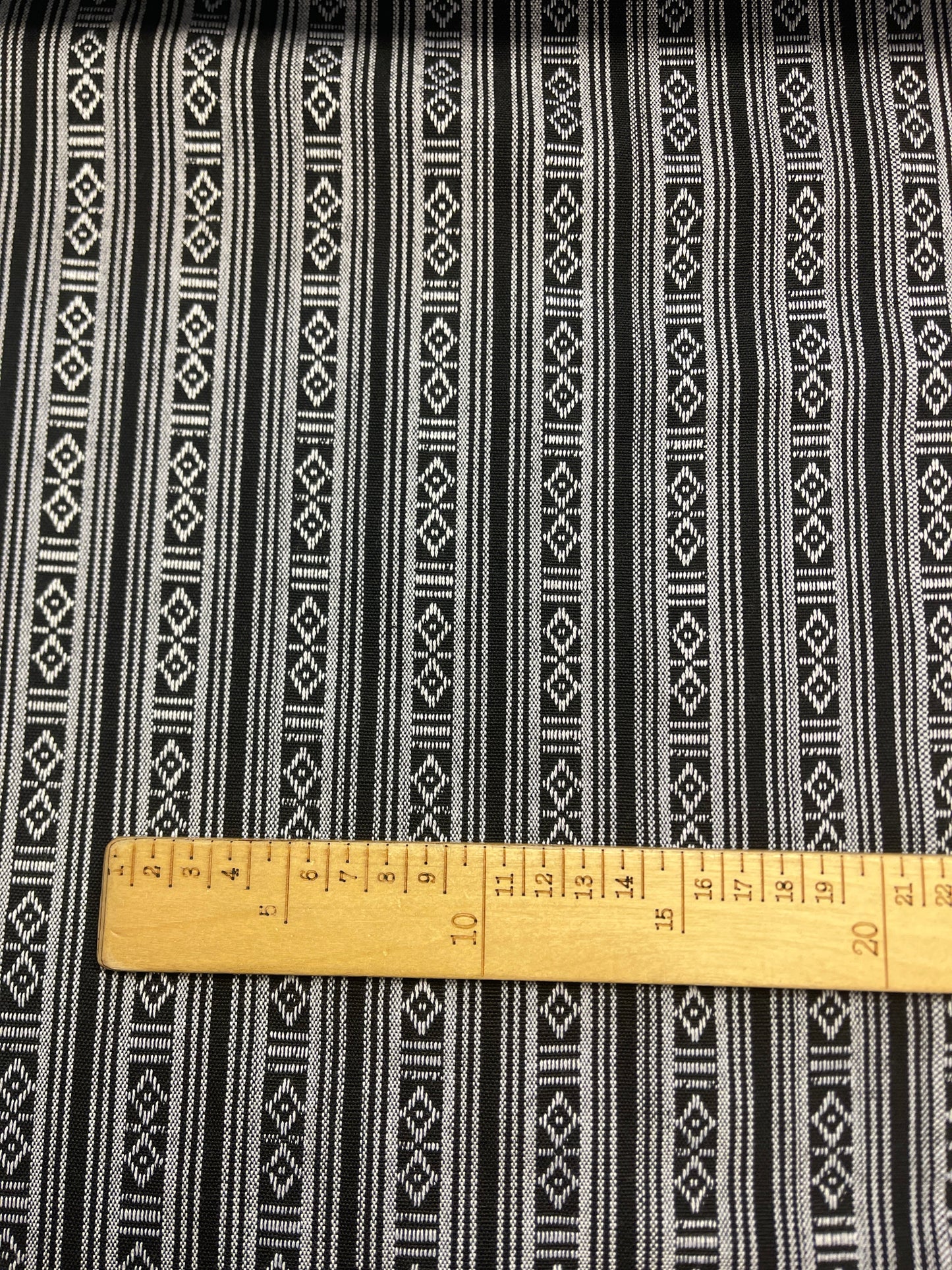 alt
Image with traditional pattern fabric - black with white 200 g/m² – available at Šarlotes audumi