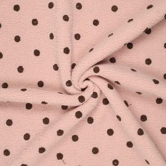 Obraz z teddy fleece w brązowe kropki na różowym tle – dostępny online Šarlotes audumi