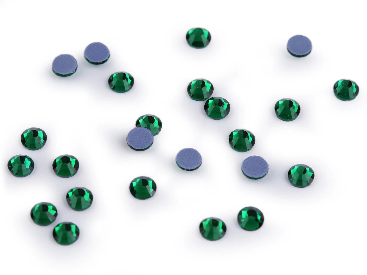 Image of hotfix iron-on crystals, 4 mm, 2 g – available from Šarlotes audumi