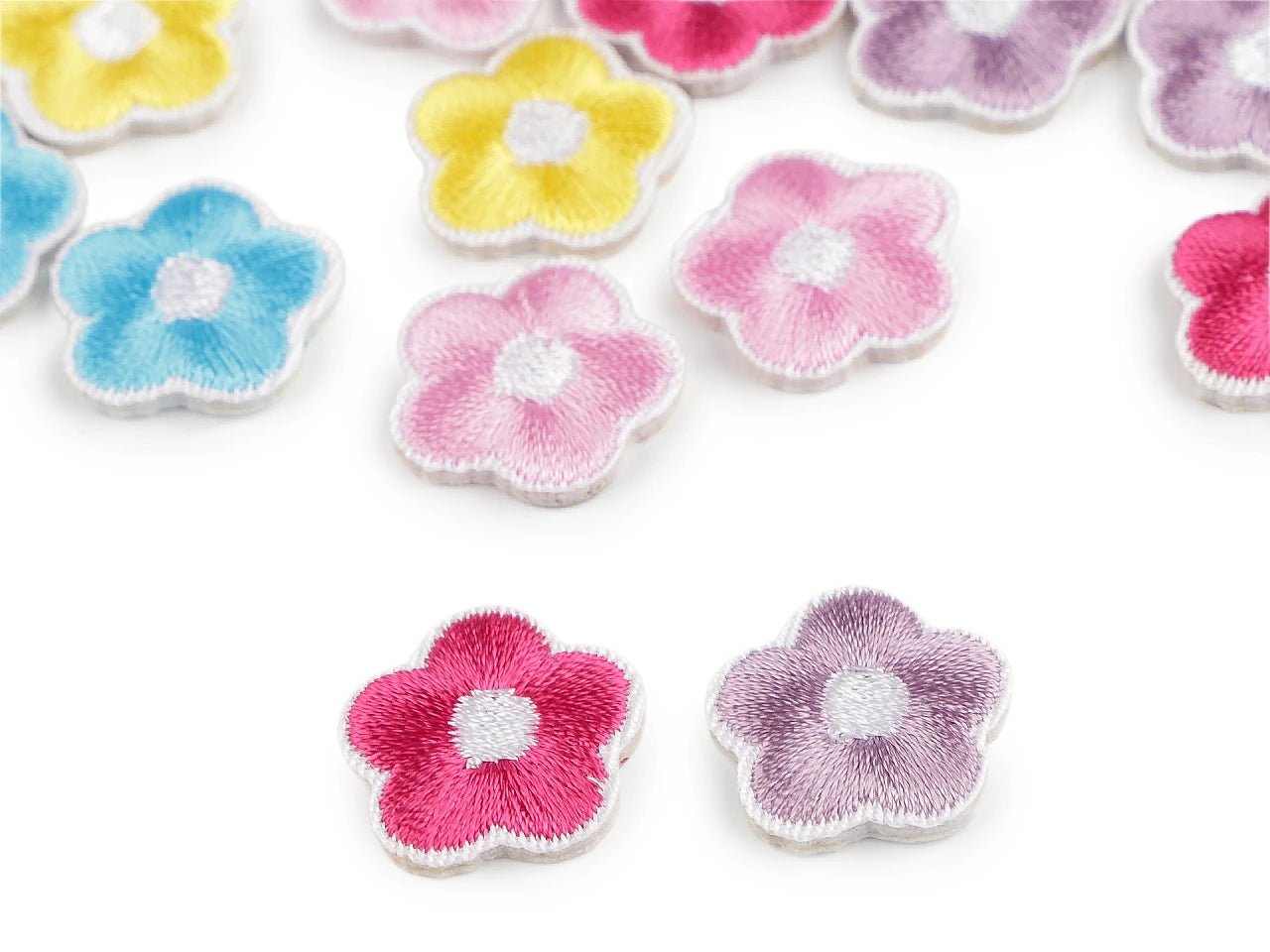 Image of iron-on appliqué, patch – flower – available at Charlotte’s Fabrics
