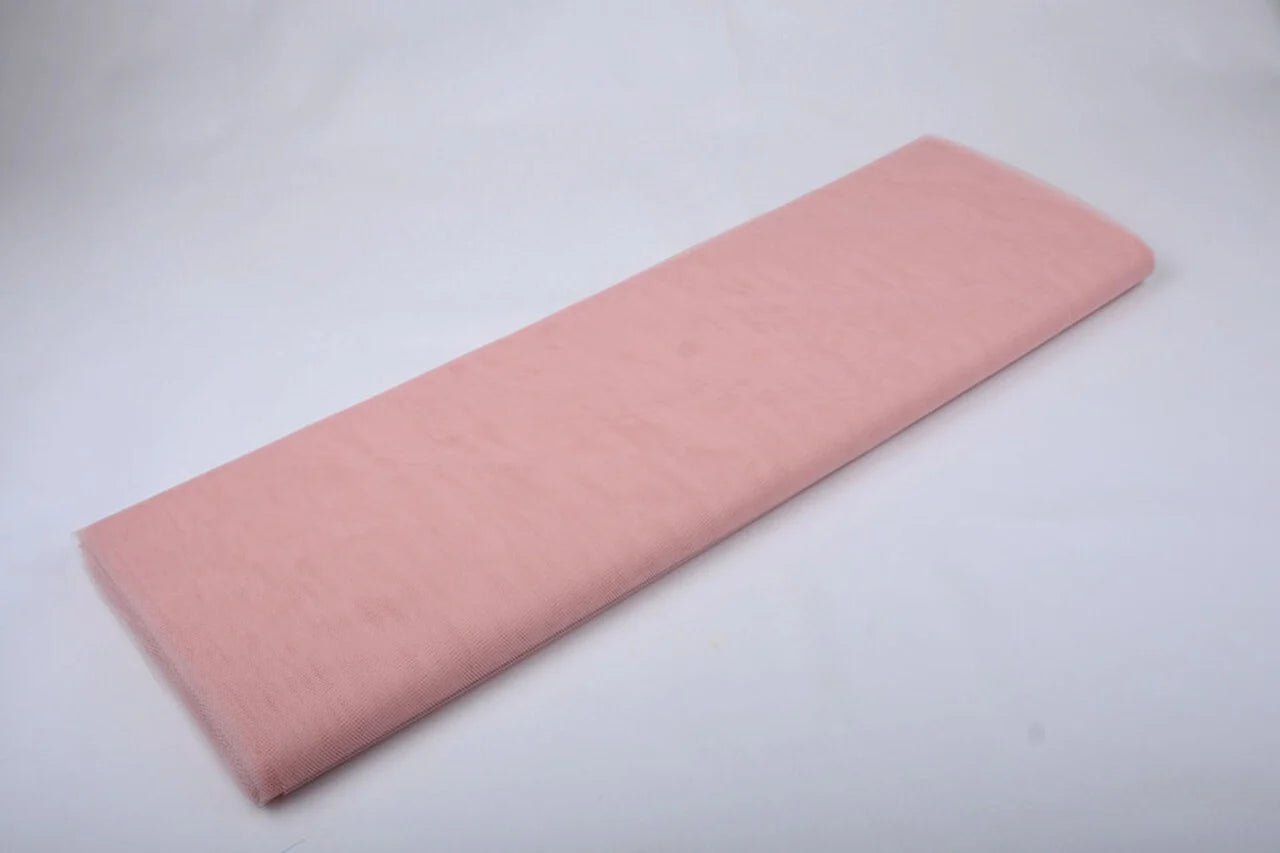 Image of stiff tulle – dusty pink | 100% nylon |20 g/m² 150 cm – available at Šarlotes audumi