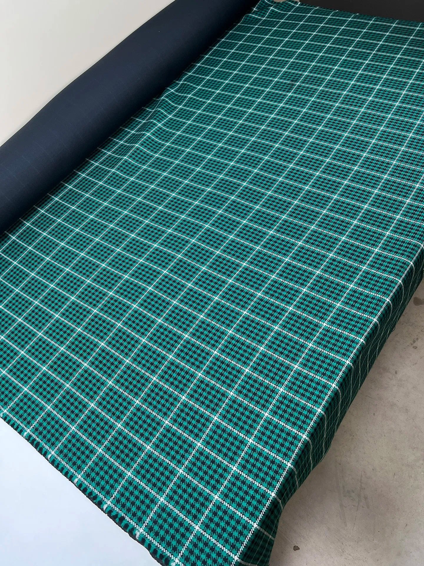 Wool tweed - green checkered 400 g/m²