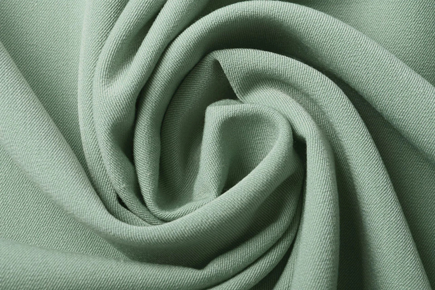 Viscose suiting fabric with elastane - mint 275 g/m²