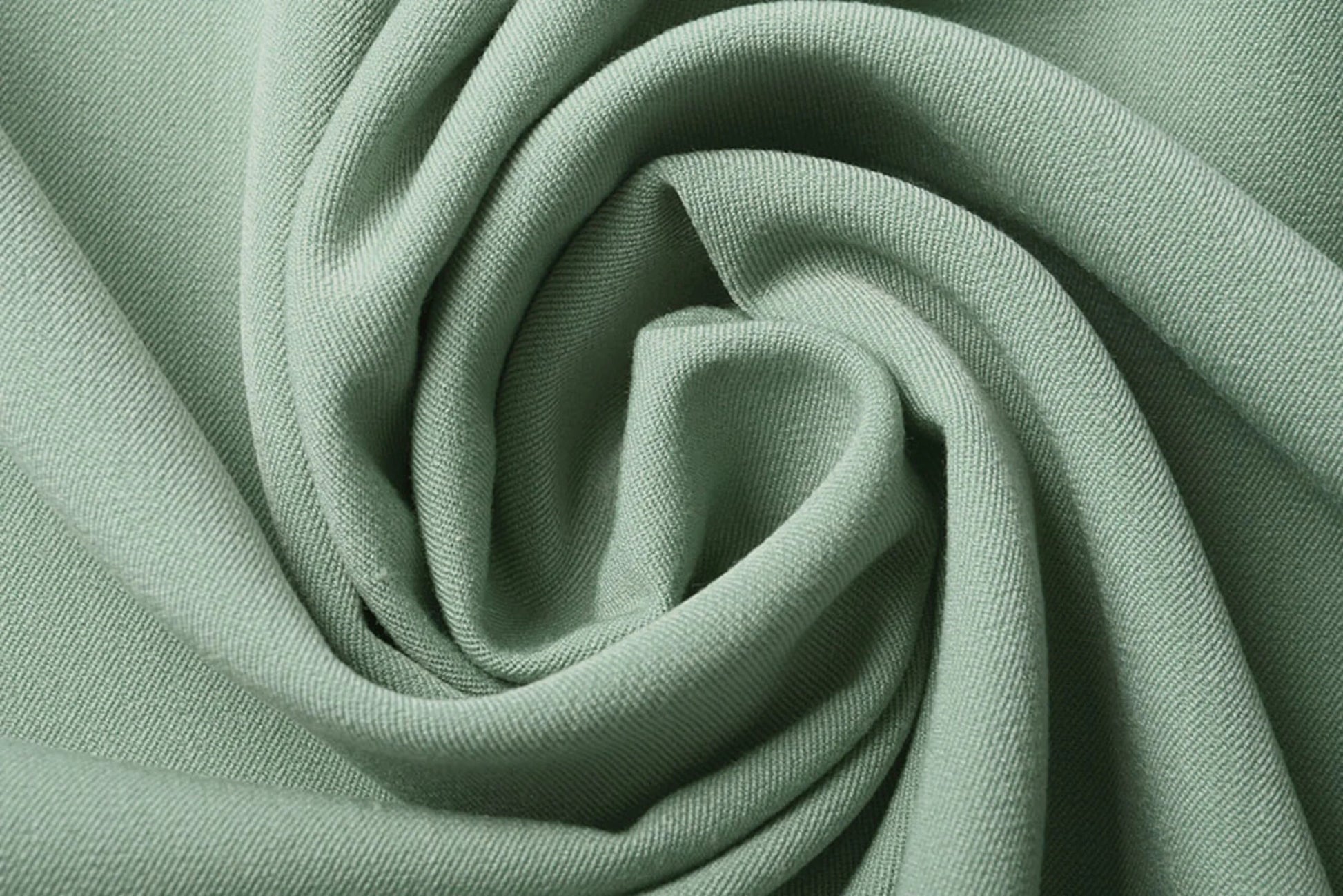 Viscose suiting fabric with elastane - mint 275 g/m²