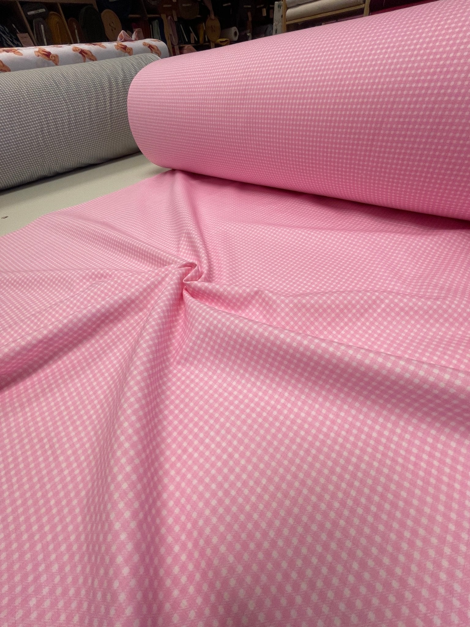 100% cotton fabric, fine pink checkered, 125 g/m²