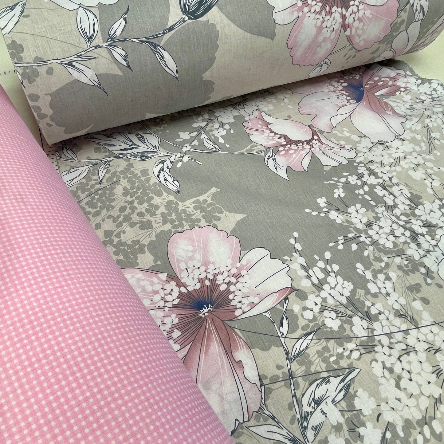 100% cotton fabric - fine pink checkered 125 g/m²
