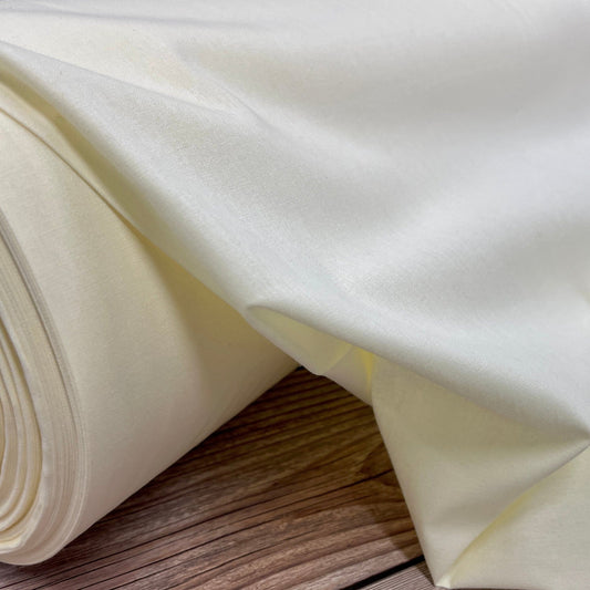 100% Cotton fabric-vanilla 220cm 146 g/m²