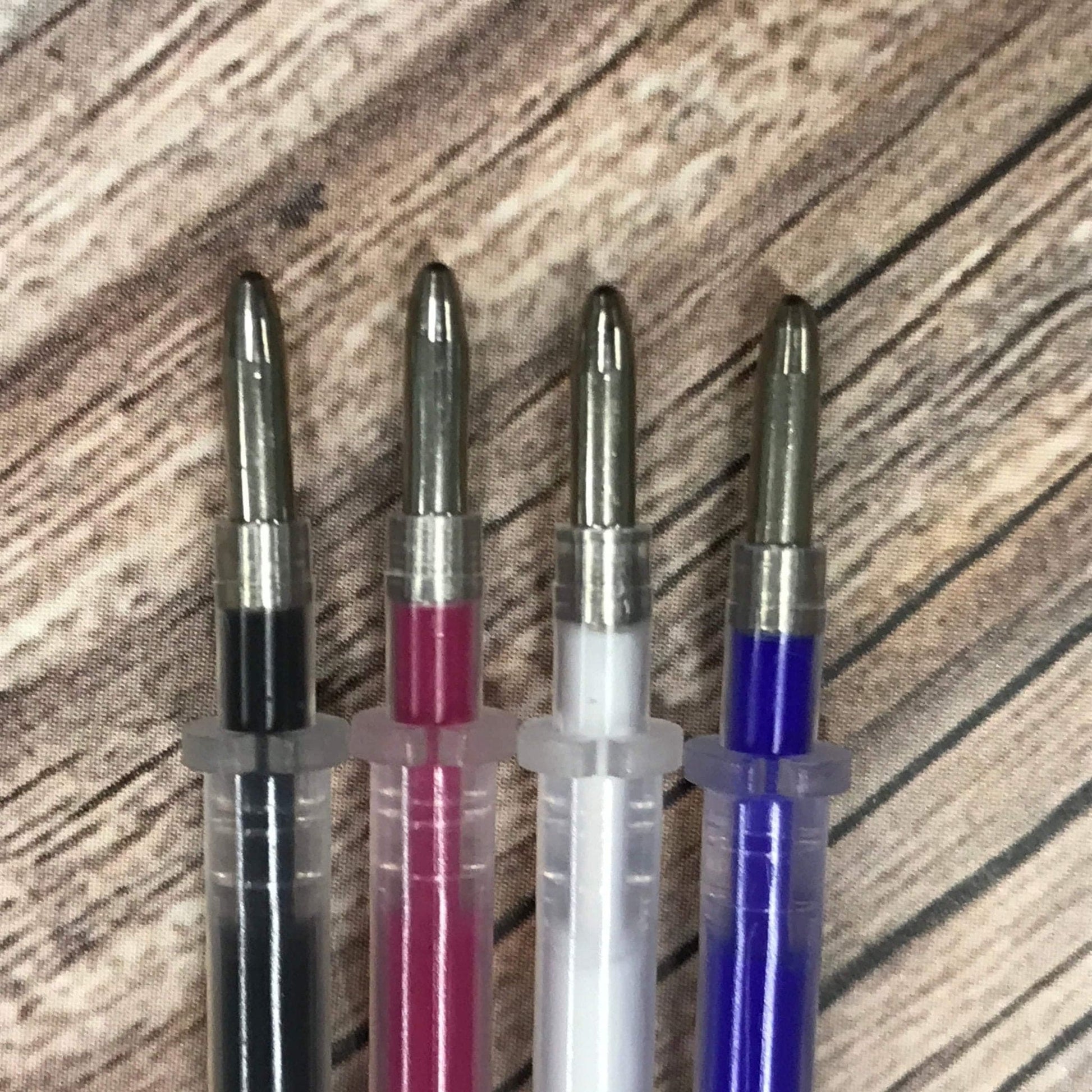 Tailor’s and seamstress’s fabric pen with disappearing effect - black