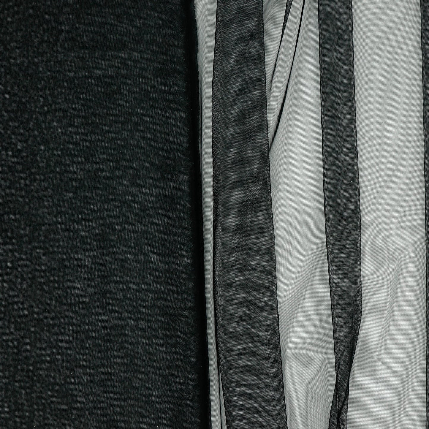 Extra soft black tulle 25 g/m²