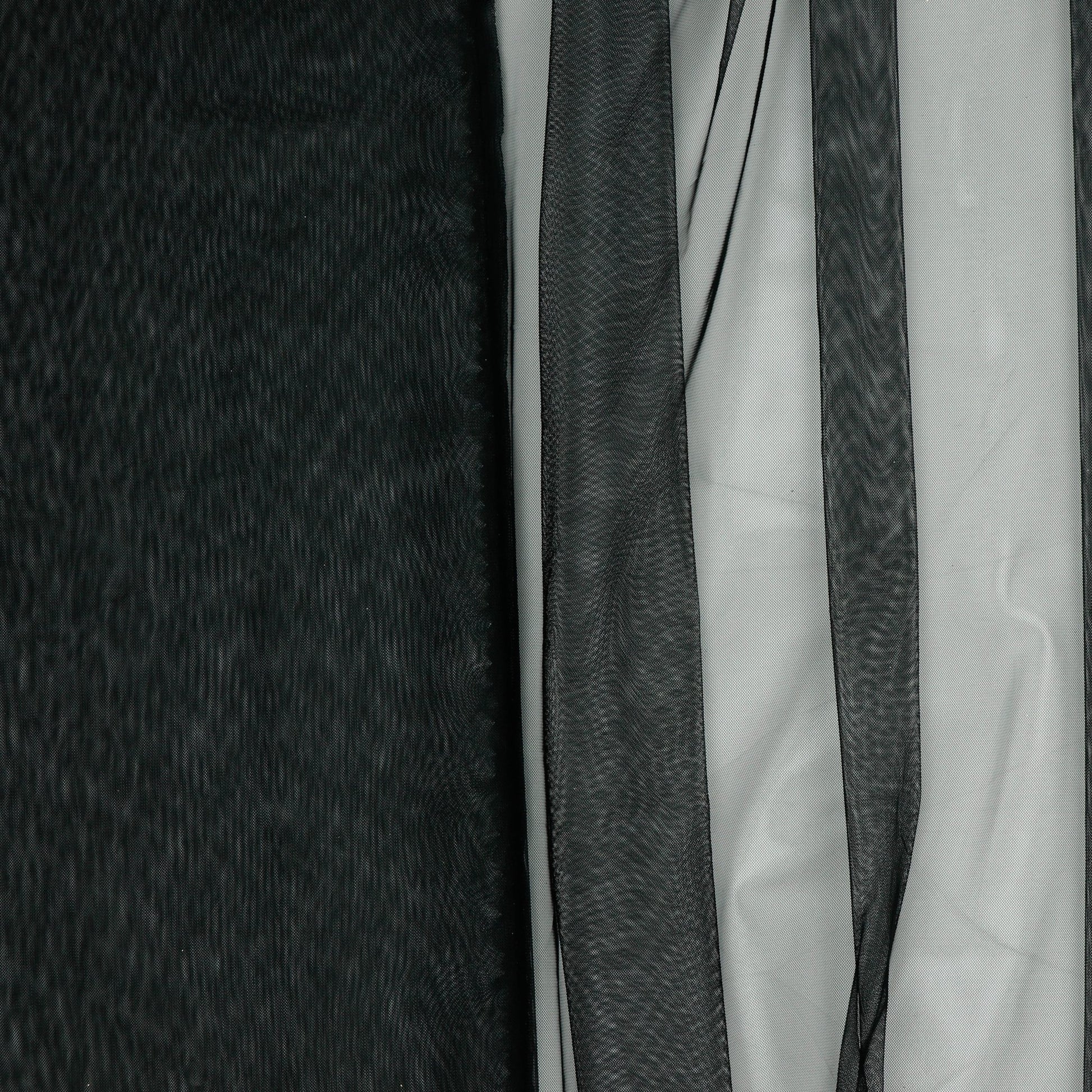 Extra soft black tulle 25 g/m²