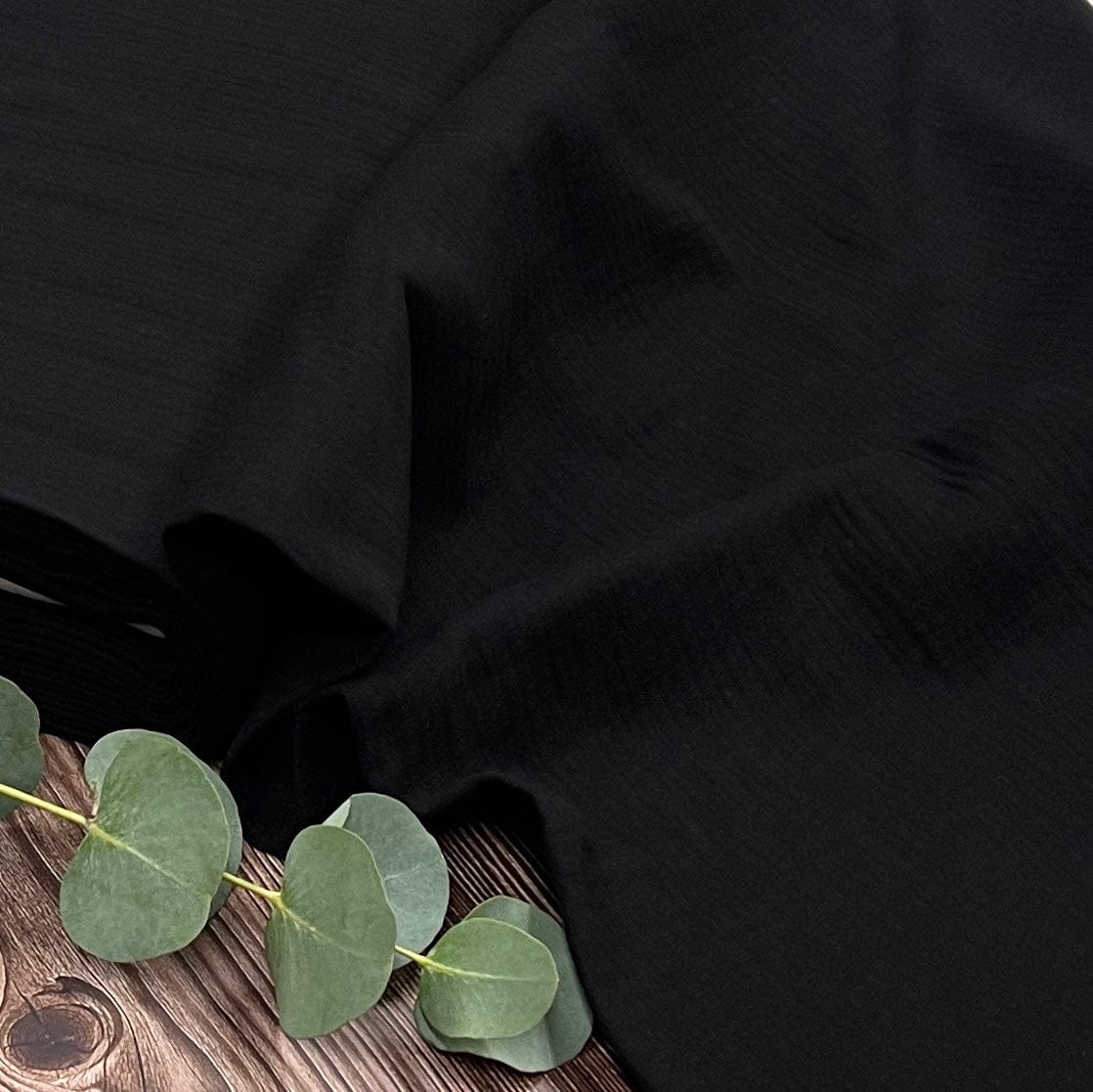 Black muslin 130 g/m²