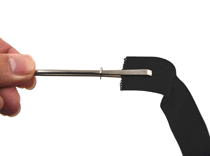 Helper for threading elastic bands and ribbons