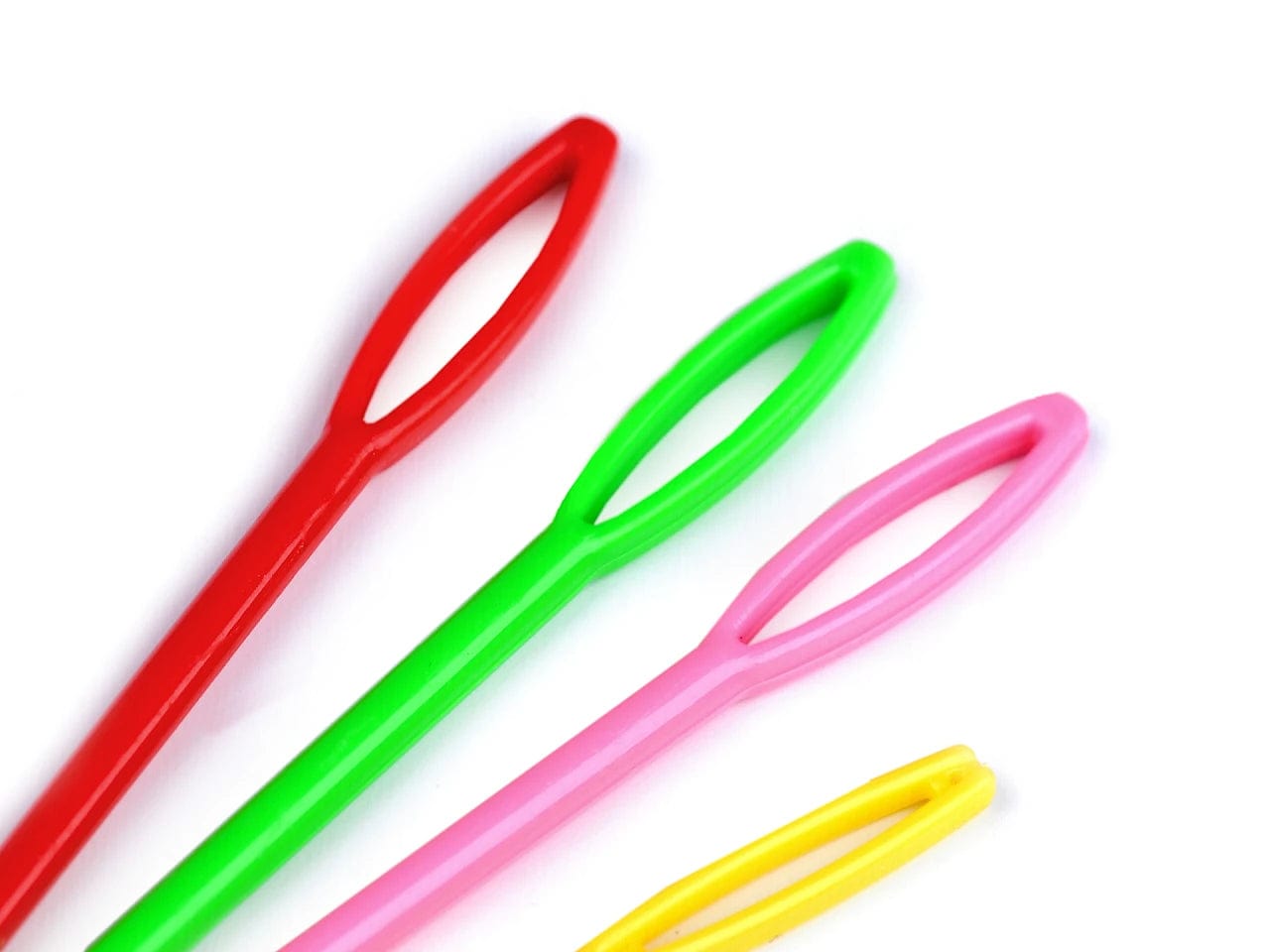 Plastic needle set