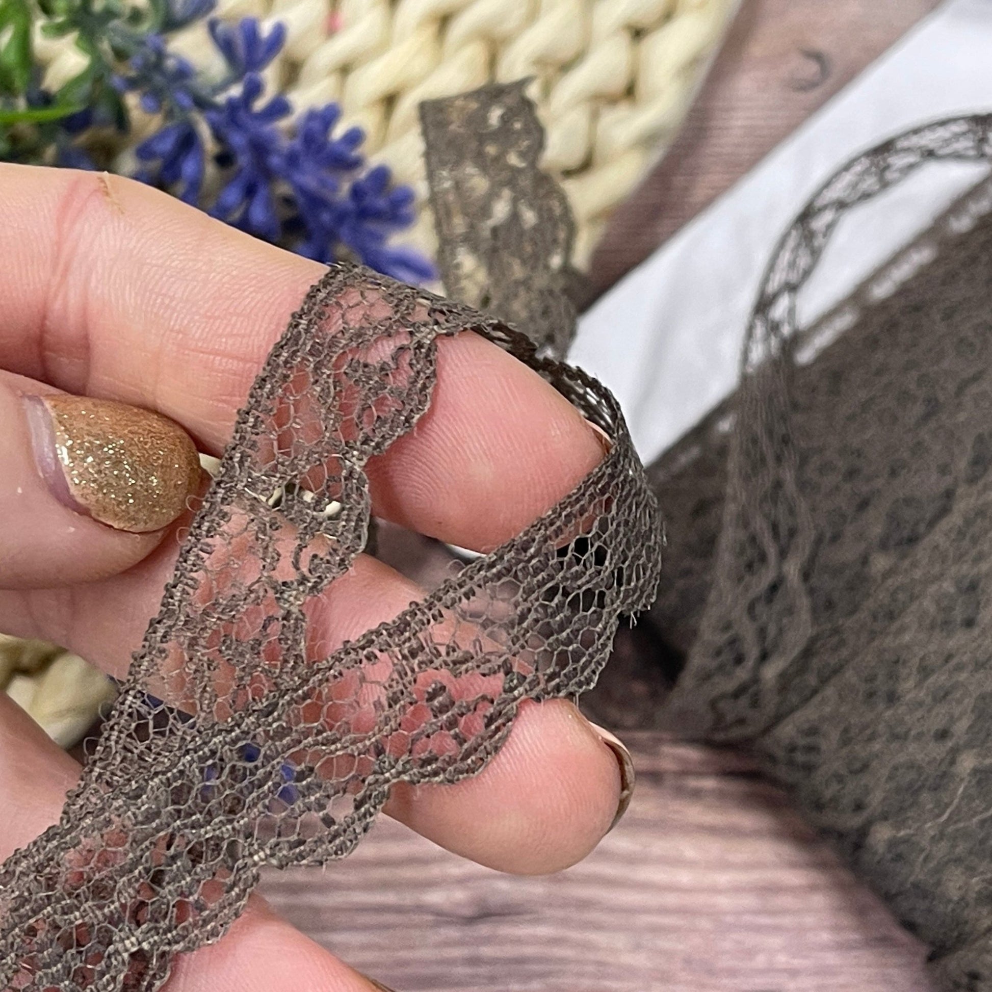 Brown polyester lace-1,2 cm