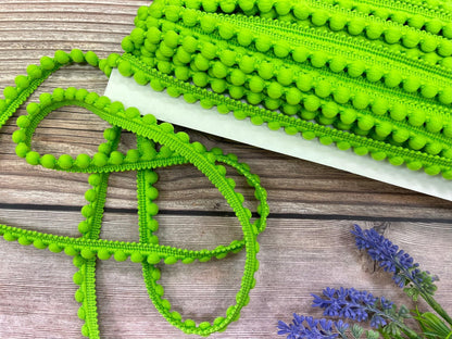 Pom Pom ribbon-12 mm green