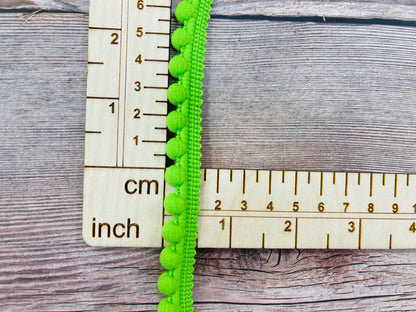 Pom Pom ribbon-12 mm green