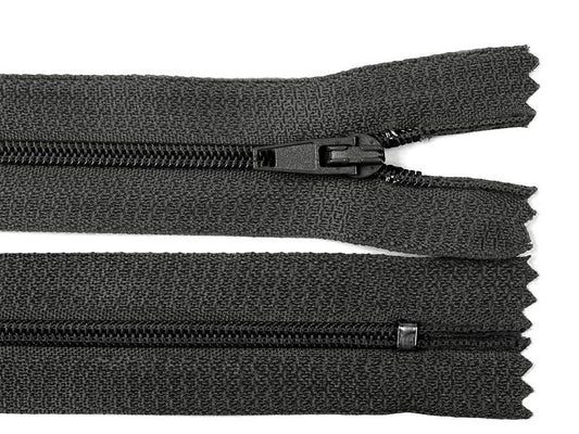 Closed zipper - very dark gray