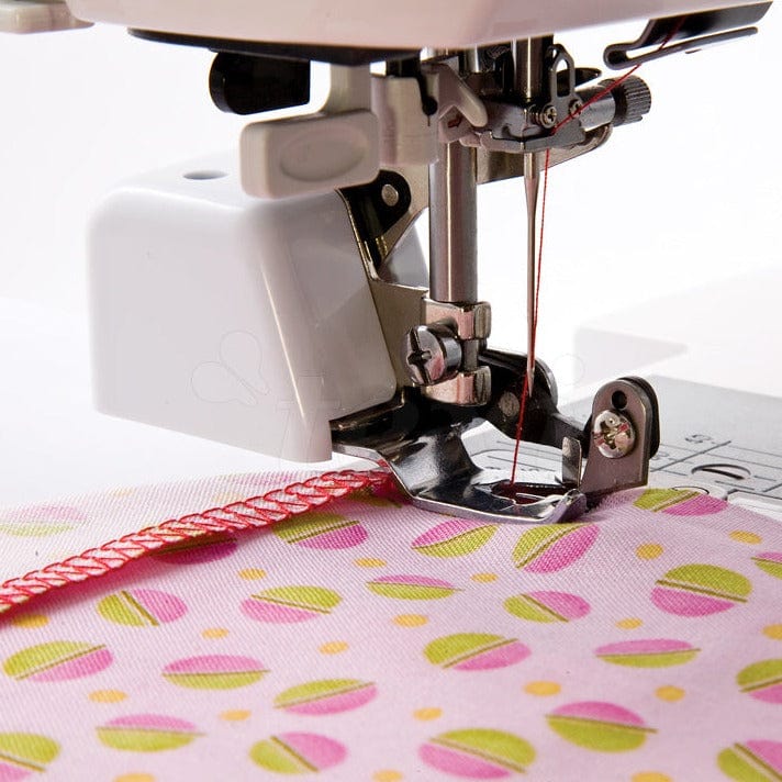 Sewing machine presser foot for overlock stitch with knife