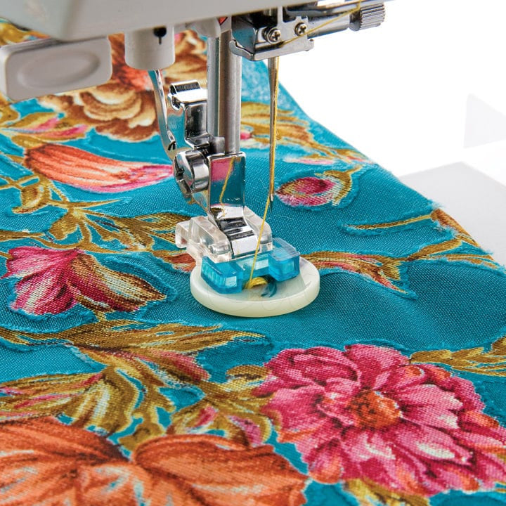 Sewing machine foot for sewing on buttons