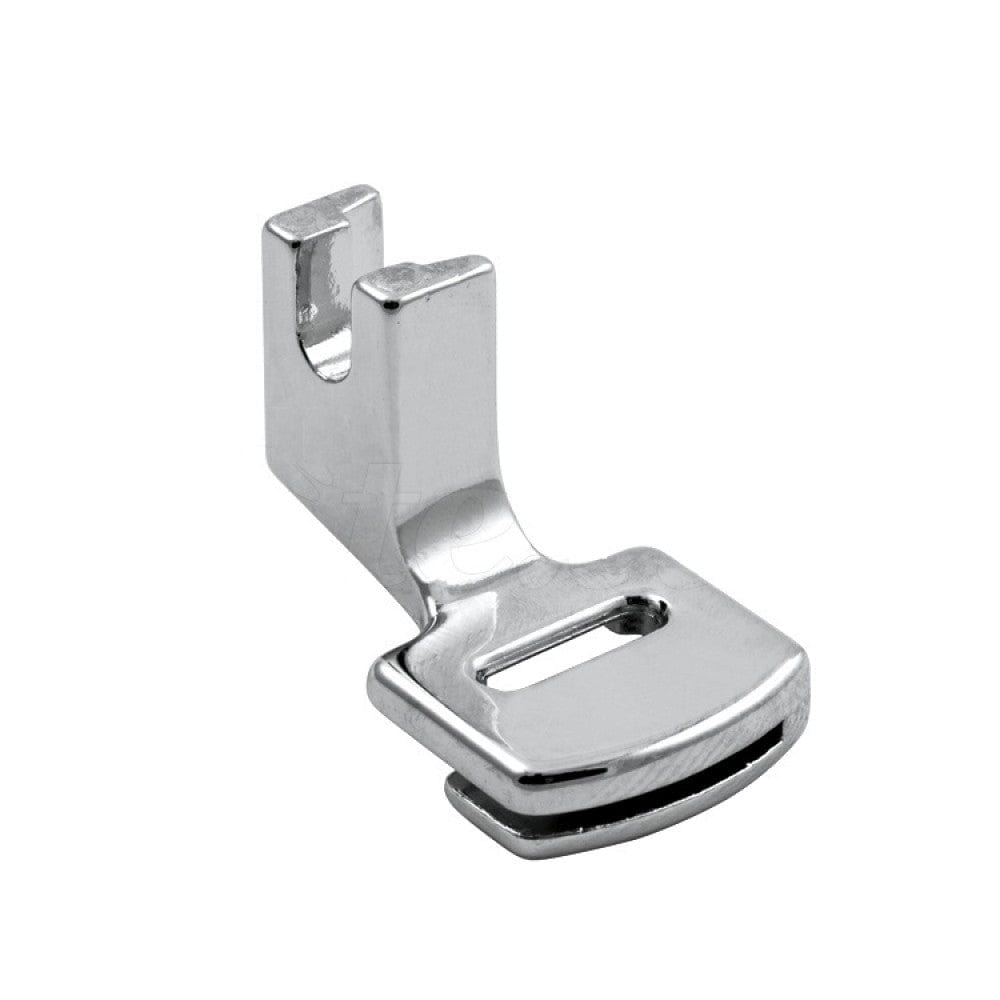 Sewing machine presser foot for gathering