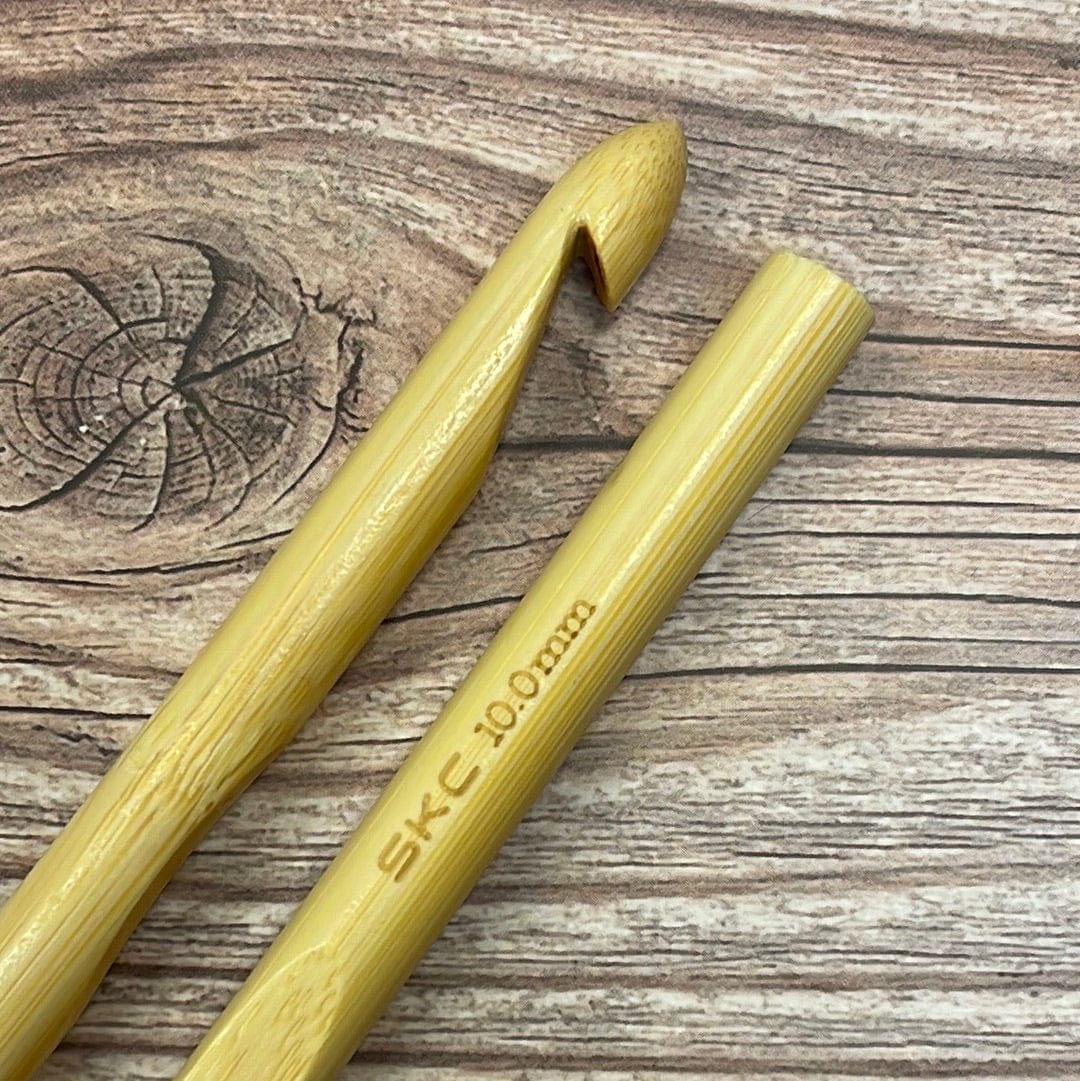 Bamboo crochet hook 10 mm 15 cm