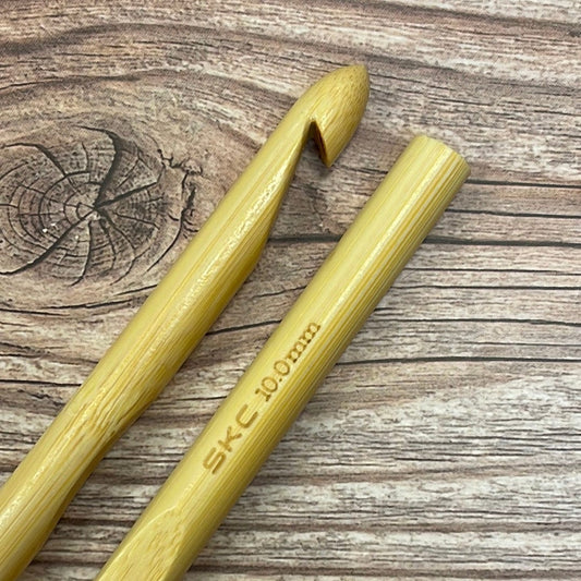 Bamboo crochet hook 10 mm 15 cm